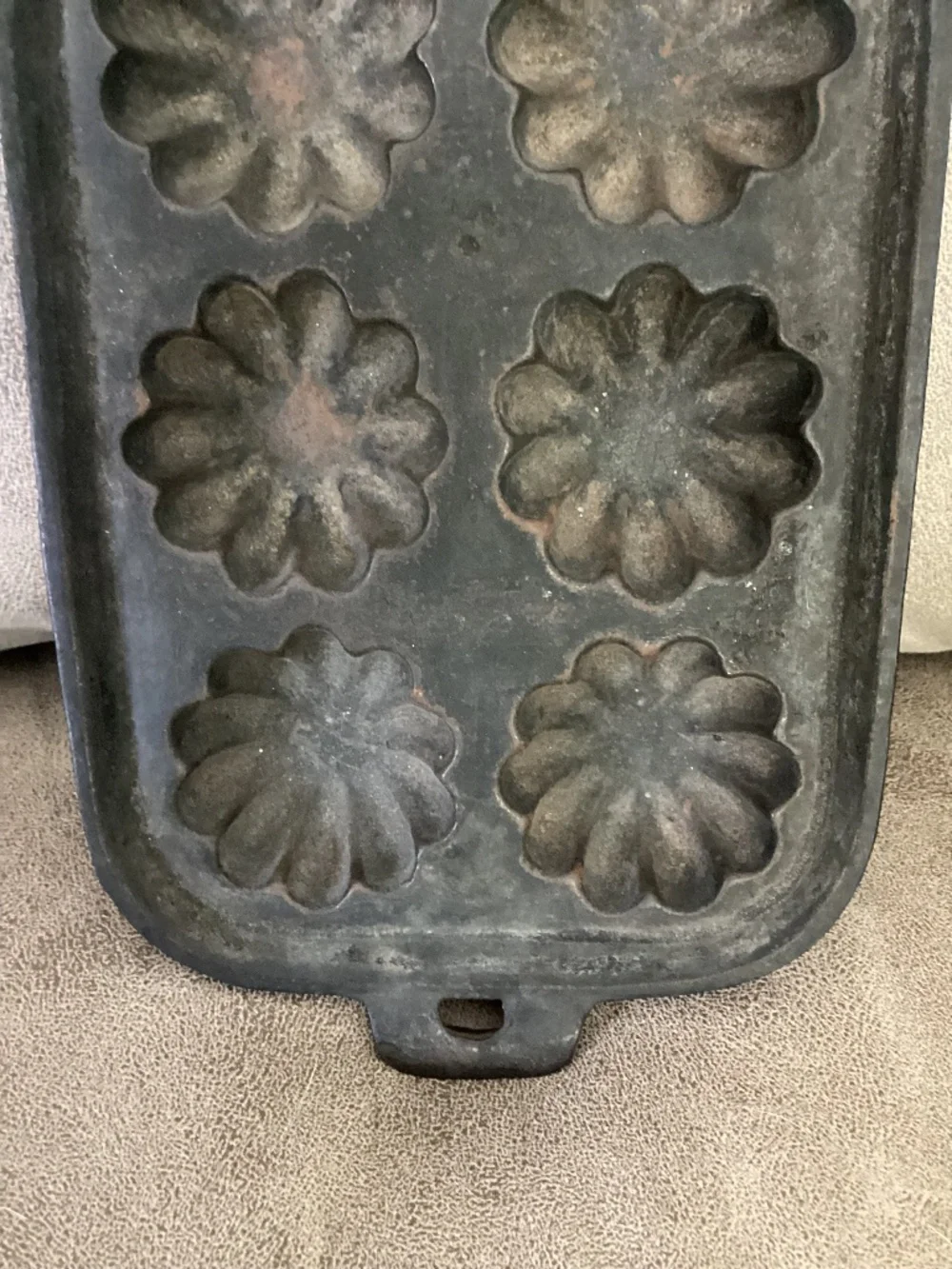 Vintage Turks head cast iron gem muffin pan no bundle